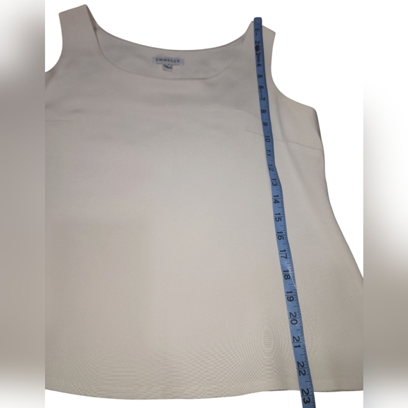 Emmelle Silk Cream Sleeveless Top with Round Neckline. M - Picture 8 of 11
